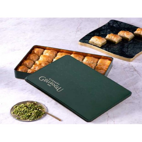 Karakoy Gulluoglu Baklava with Pistachio Gift Box